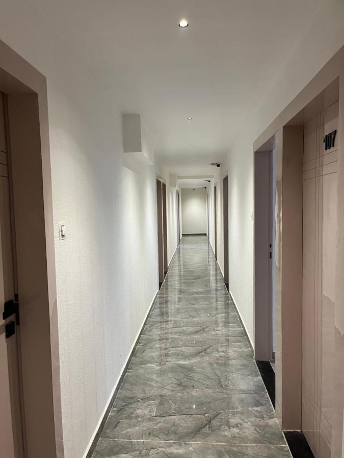 סוראט Hotel The Vital מראה חיצוני תמונה