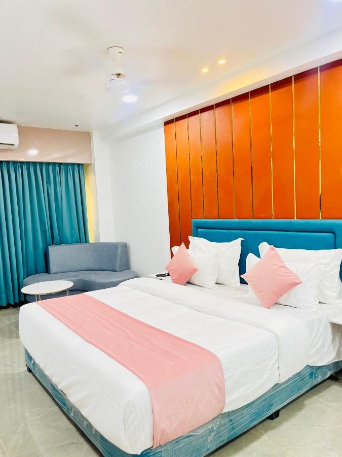 סוראט Hotel The Vital מראה חיצוני תמונה